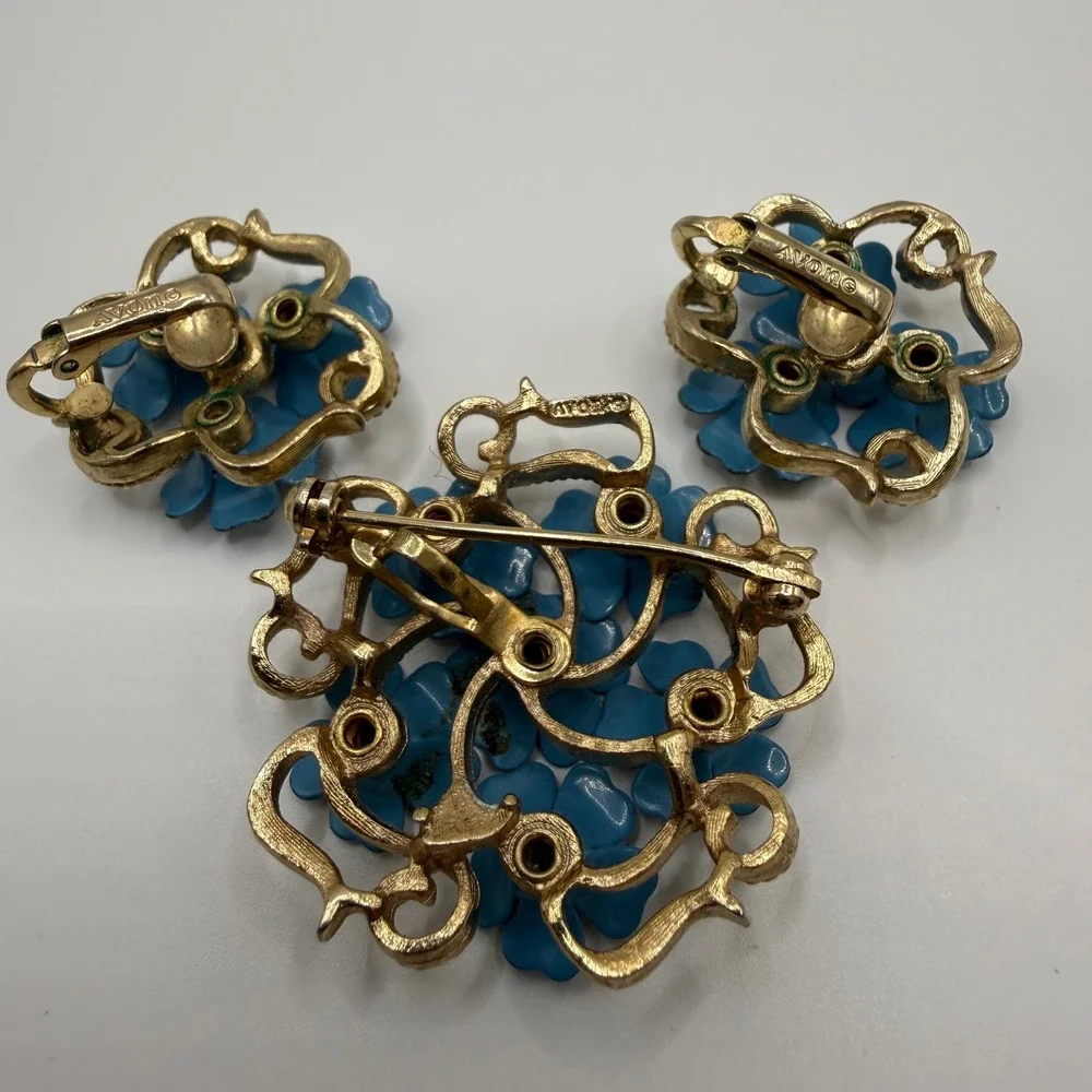 Avon Vintage Blue Enamel Flower Brooch and Clip On Earring Set Gold Tone Floral